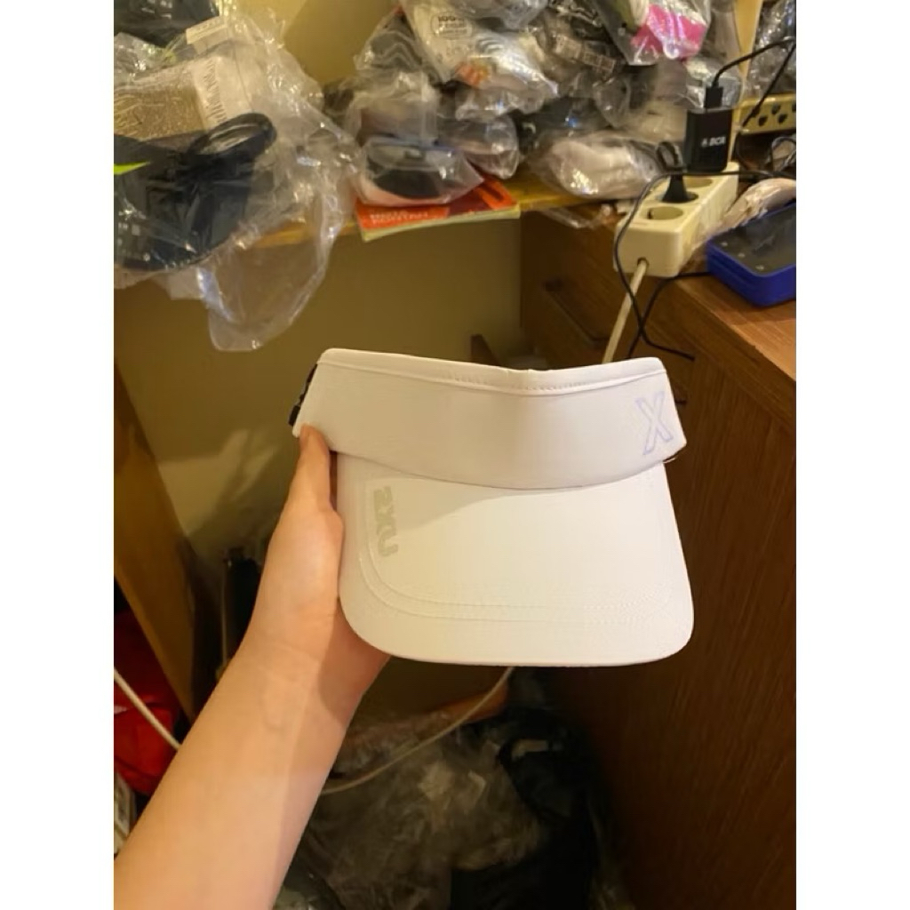 Topi 2xu visor Putih