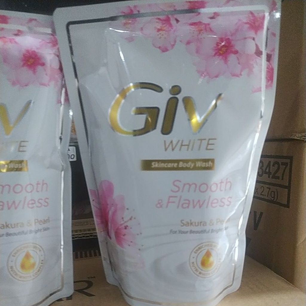 GIV white smooth & Flowless sakura 400 ml