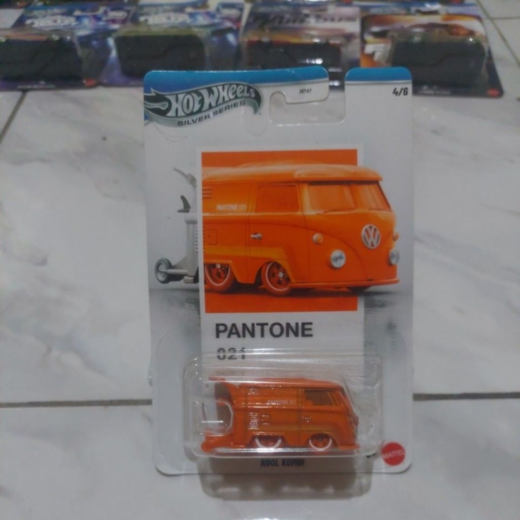 Hot Wheels Pantone Kool Kombi