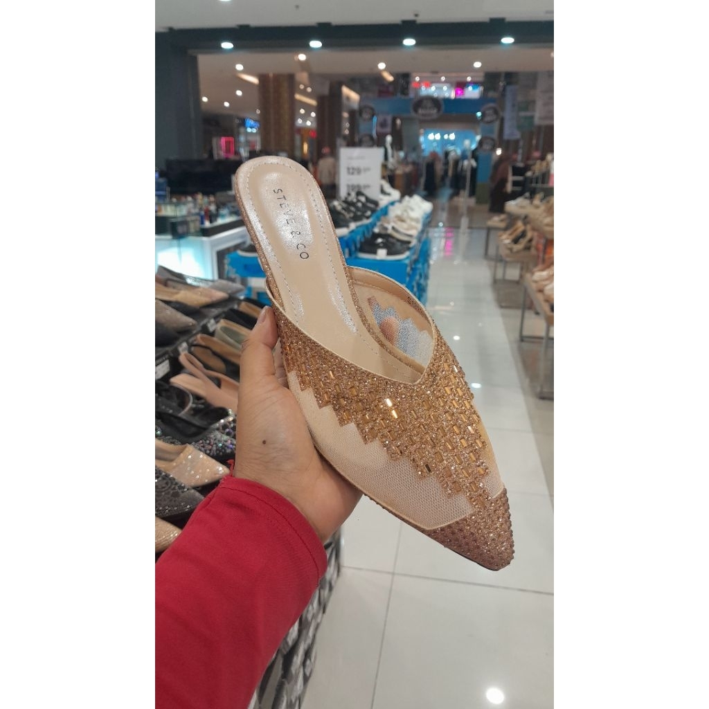 Bustong genny (byreq)