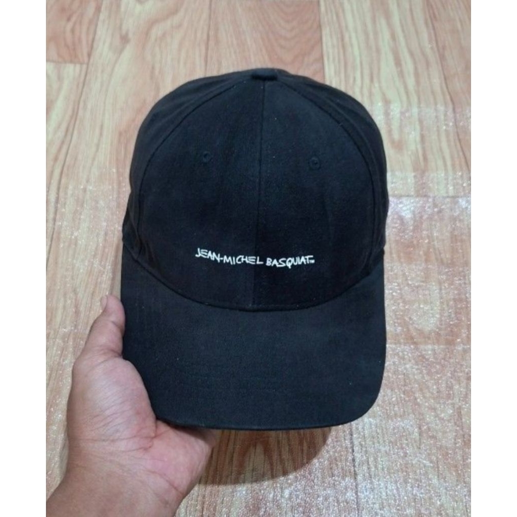 Topi Jack Michael Basquiat