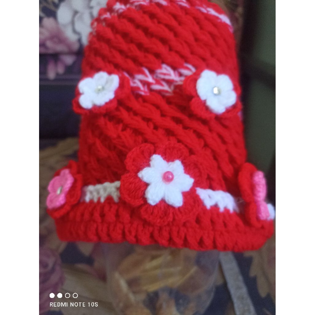 TOPI RAJUT