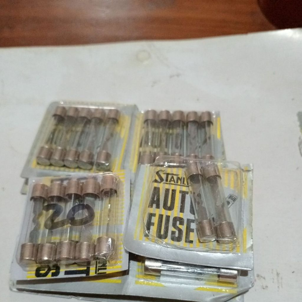 sekring tabung 20Ampere