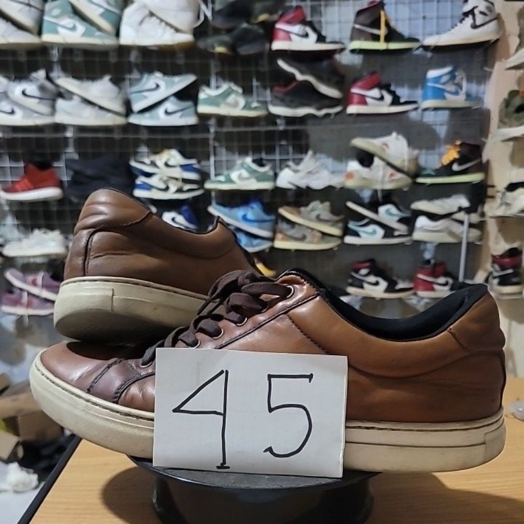 sepatu low 45