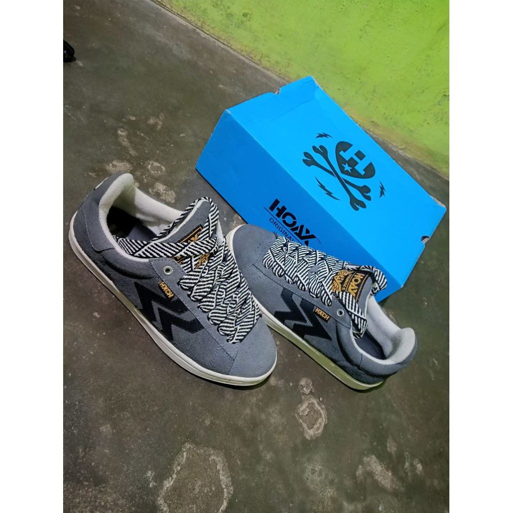 sepatu hoax cuih