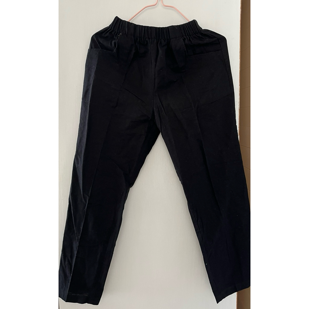 Preloved Celana Hitam Akar
