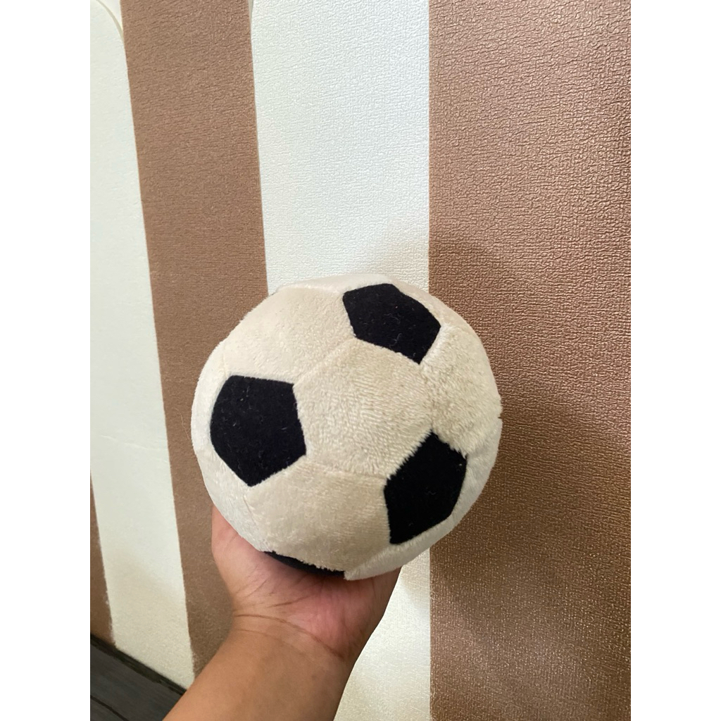 Boneka Bola