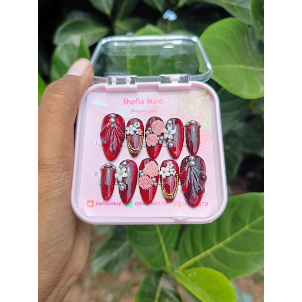Press on nails