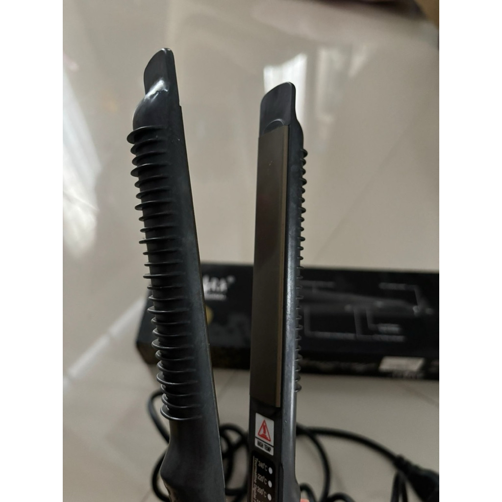 Catokan rambut Amara Professional