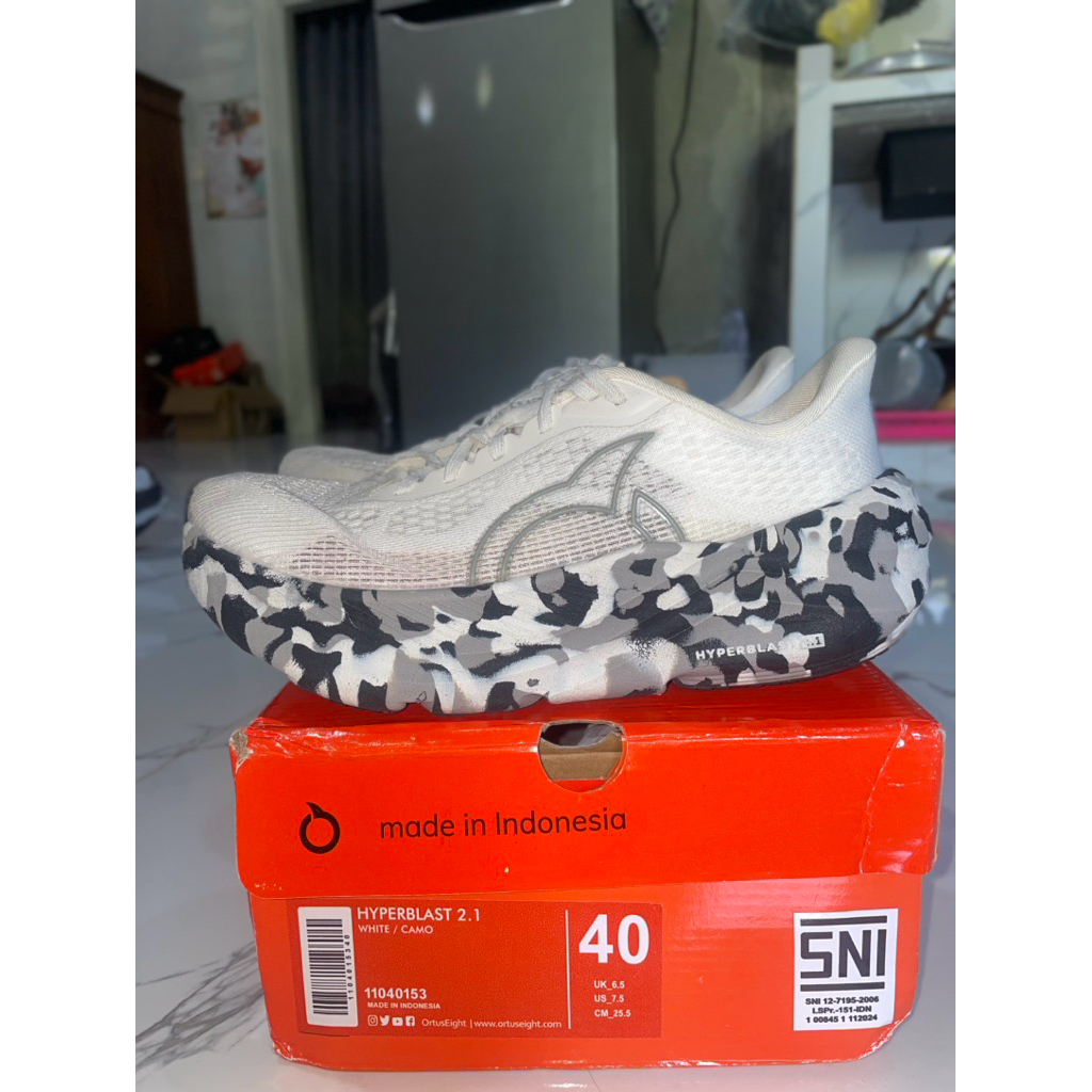 Sepatu Running Hyperblast 2.1