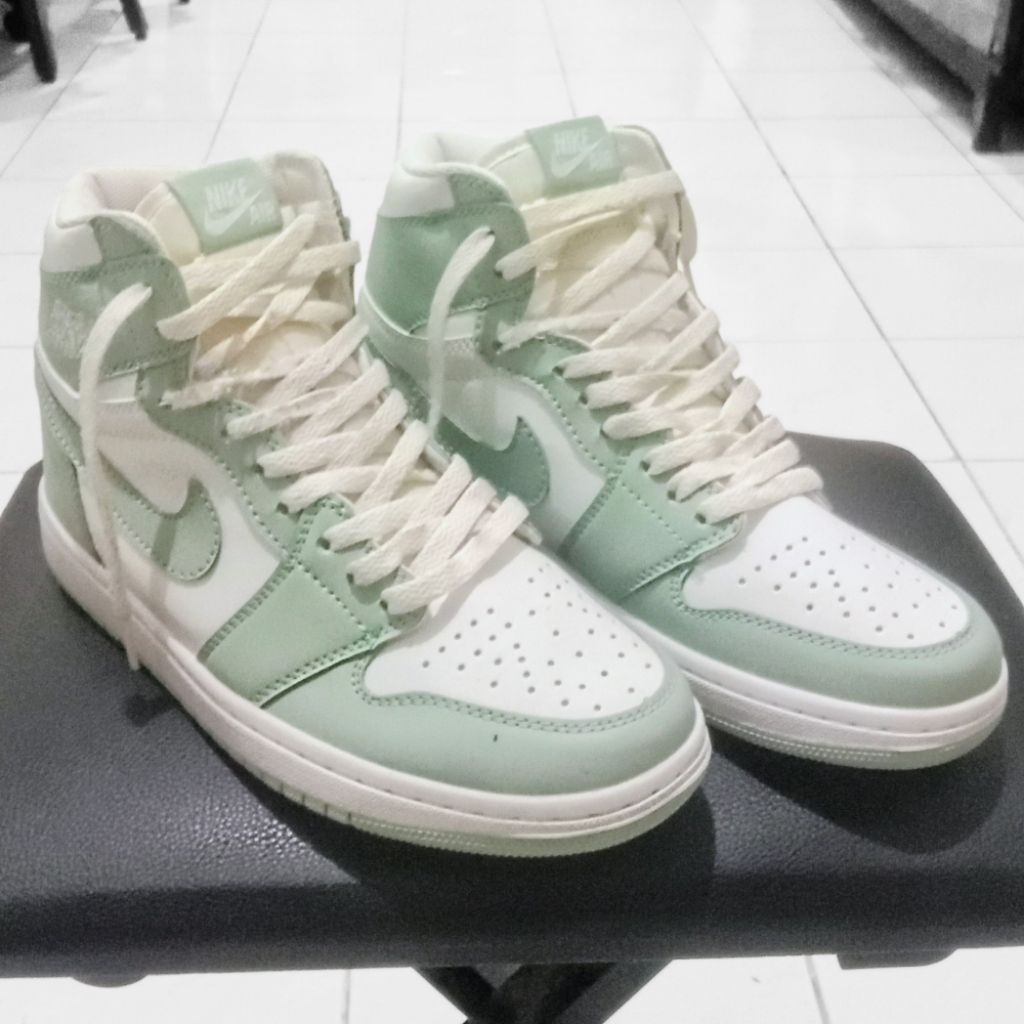 Sepatu Aj high second