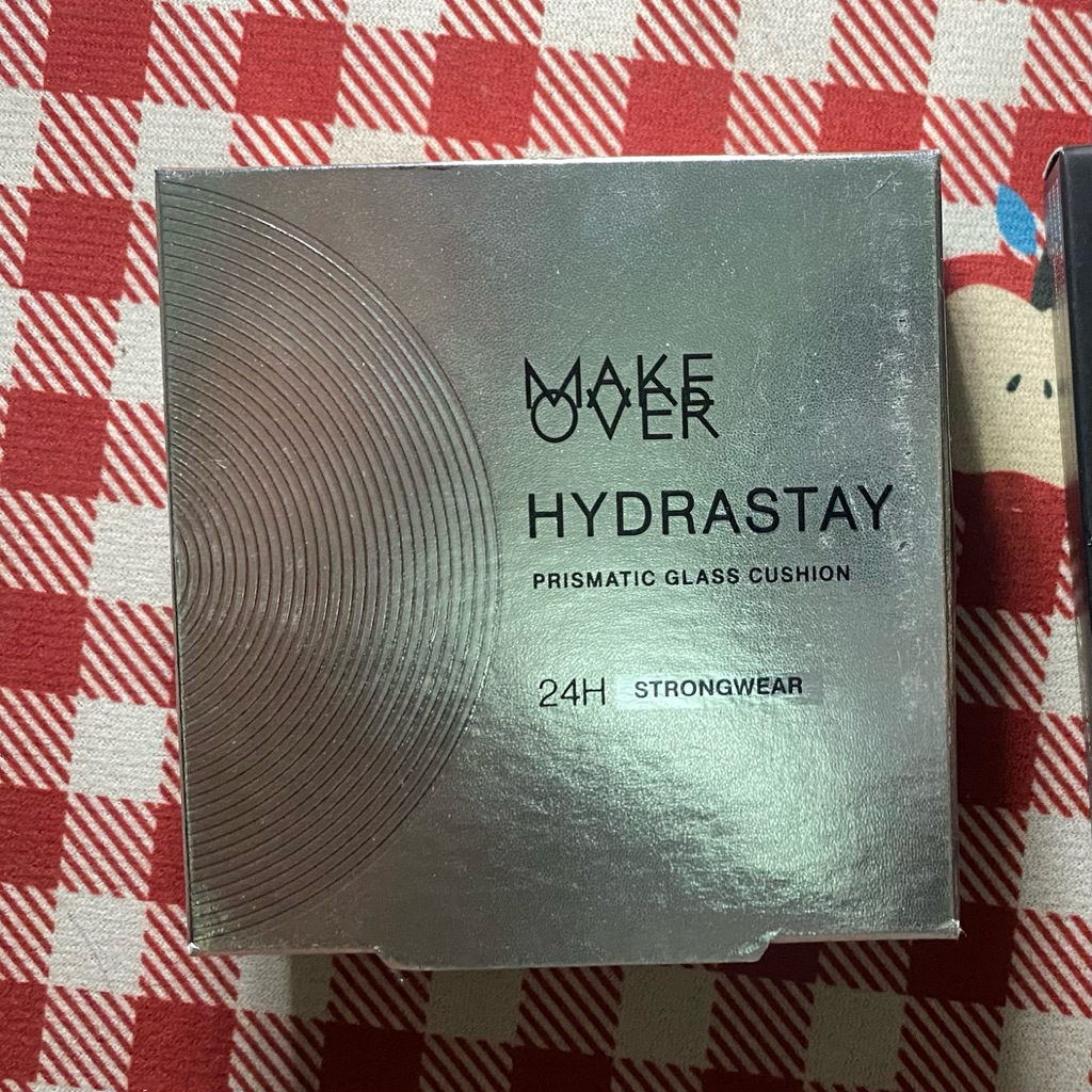 MAKEOVER HYDRASTAY PRISMATIC GLASS CUSHION