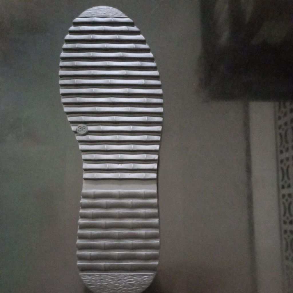 sol sepatu cewek