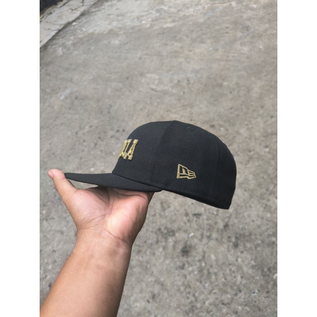 Topi New Era Godzilla