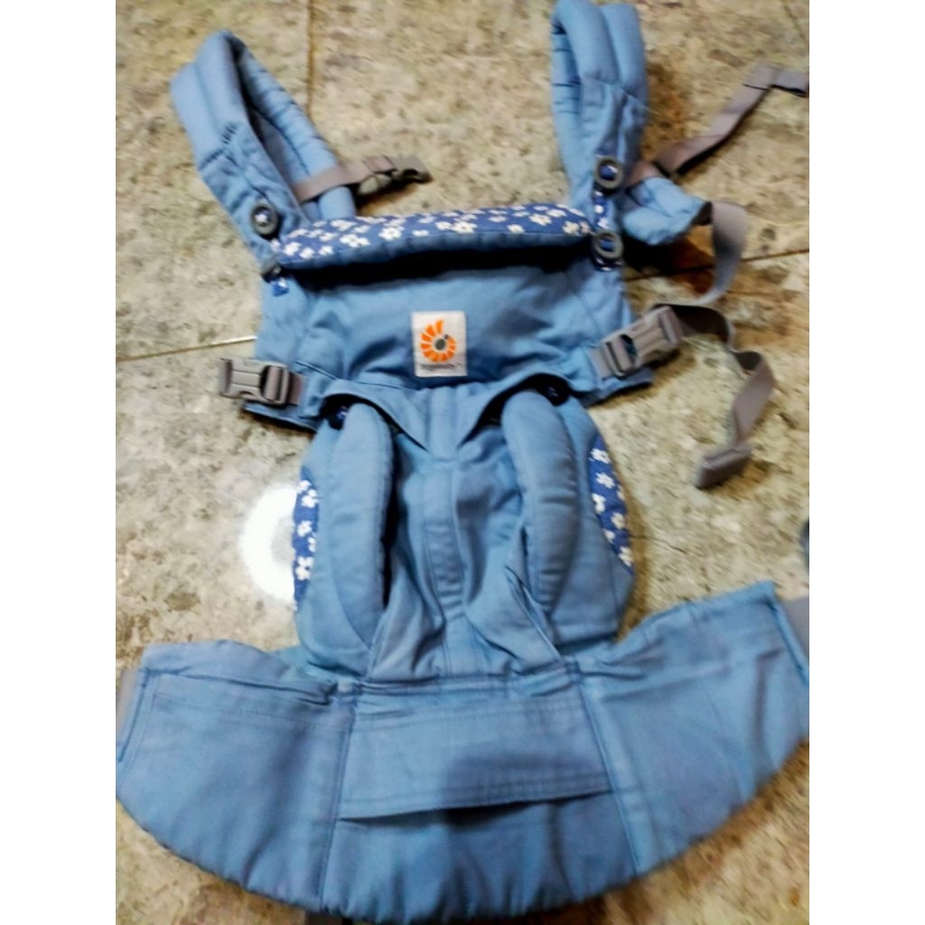 ergobaby omni 360 Daisy