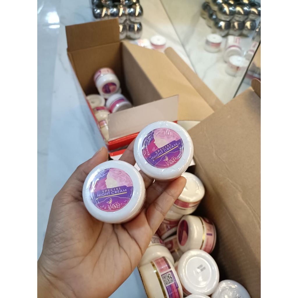 specialNIGHT CREAM