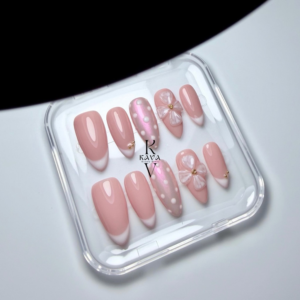 PRESS ON NAILS BY KAVA