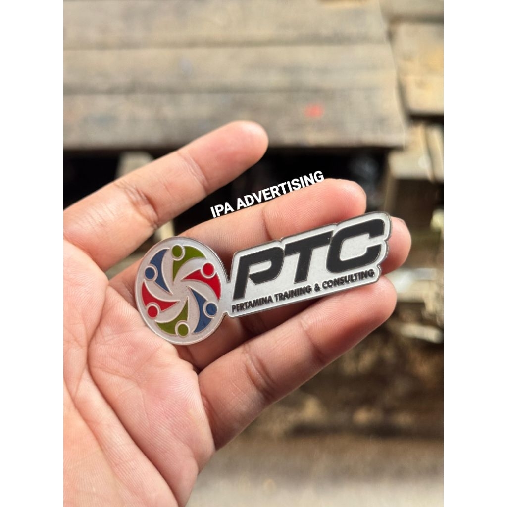 Pin enamel custom/pin custom