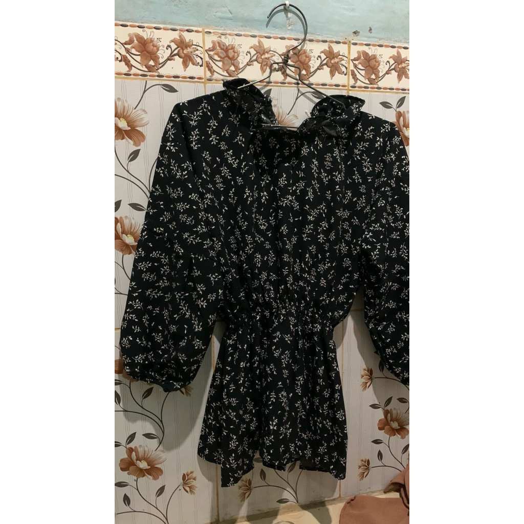 Preloved blouse kerut Bunga-Bunga
