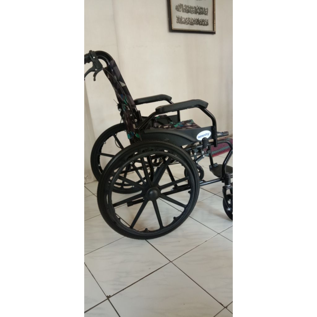 kursi roda serenity