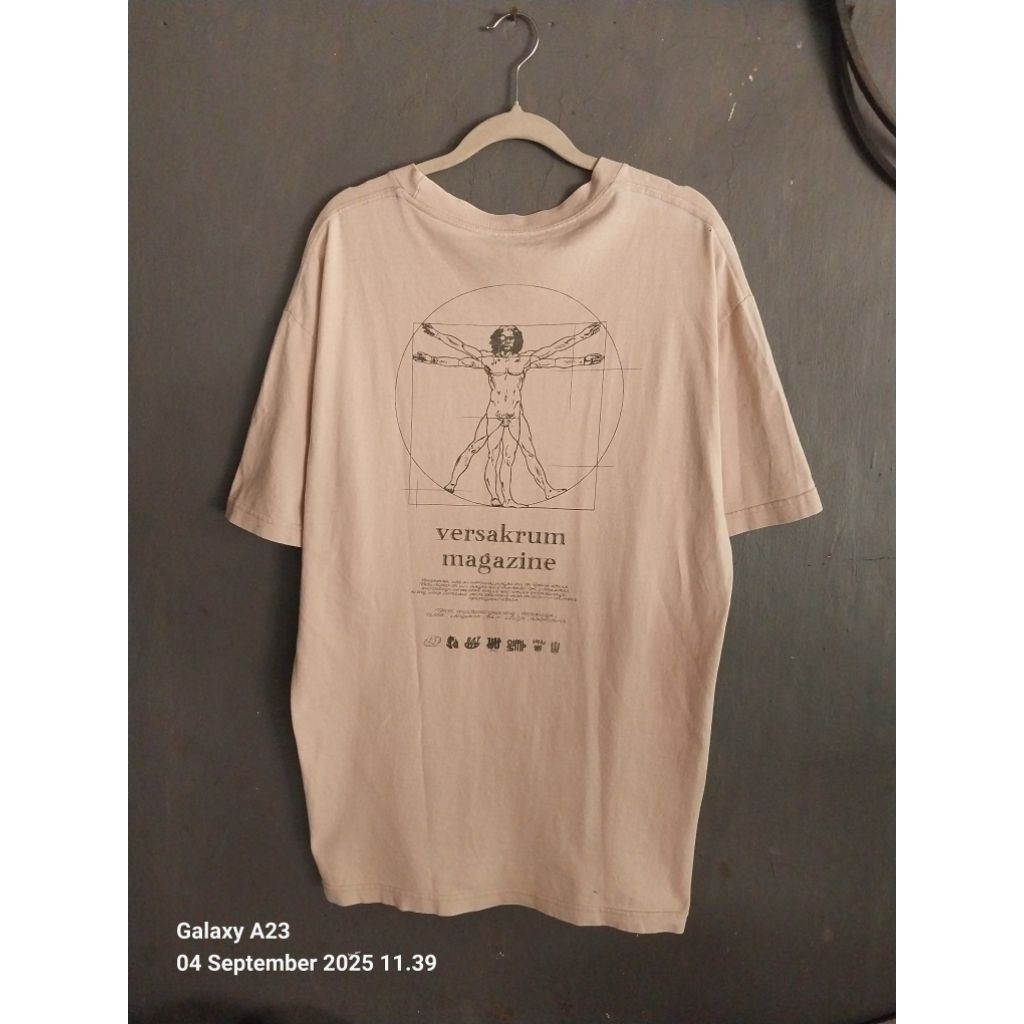 Tshirt-s versa krum magazine