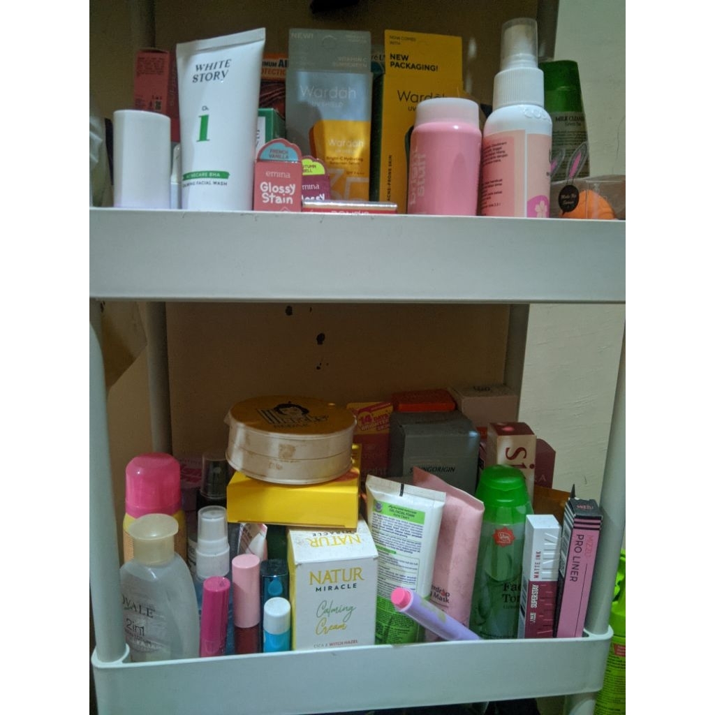 PRELOVED MAKEUP