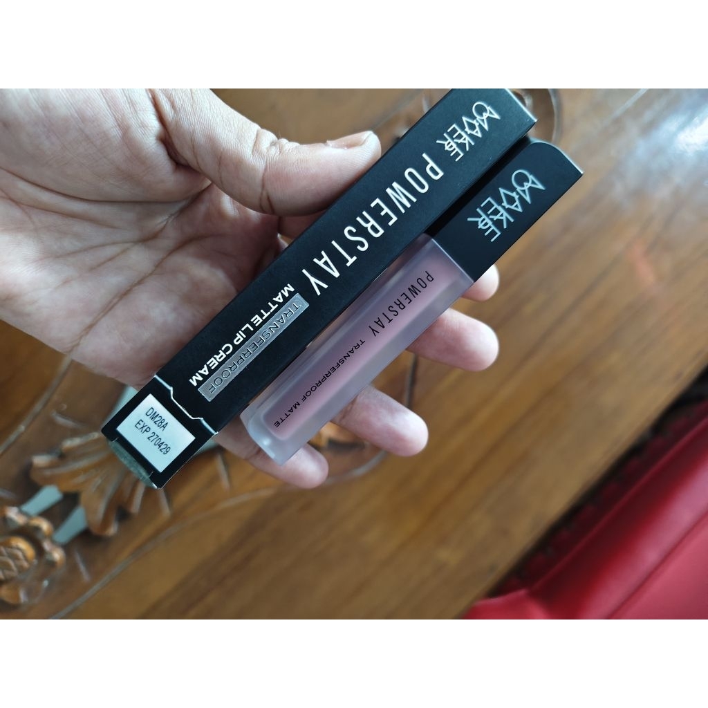 makeover powerstay b02 lucky