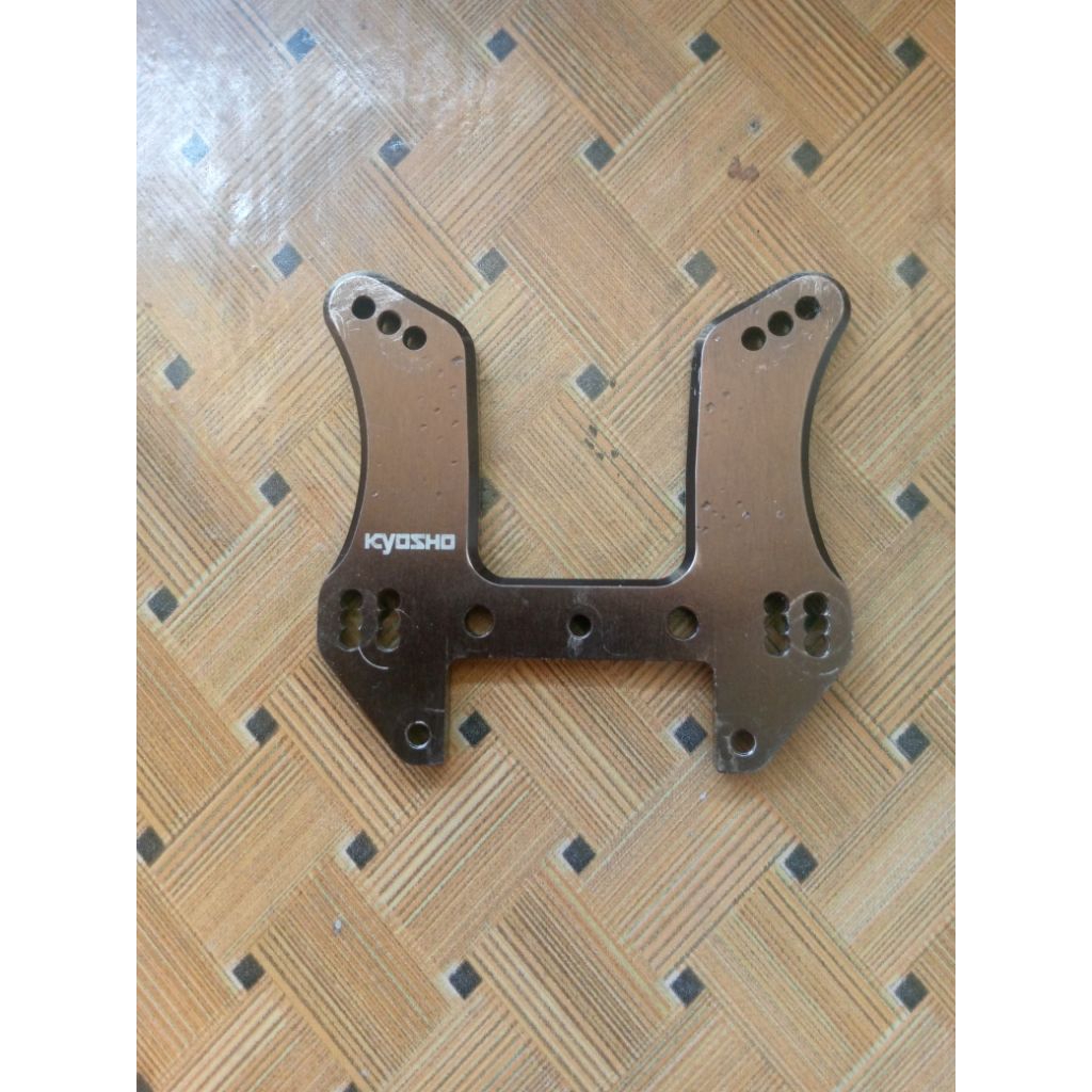 Shock tower depan kyosho