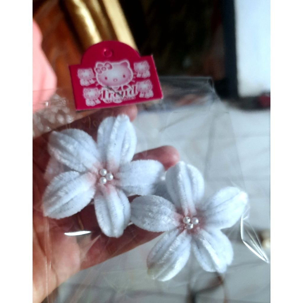 jepit bunga kawat bulu
