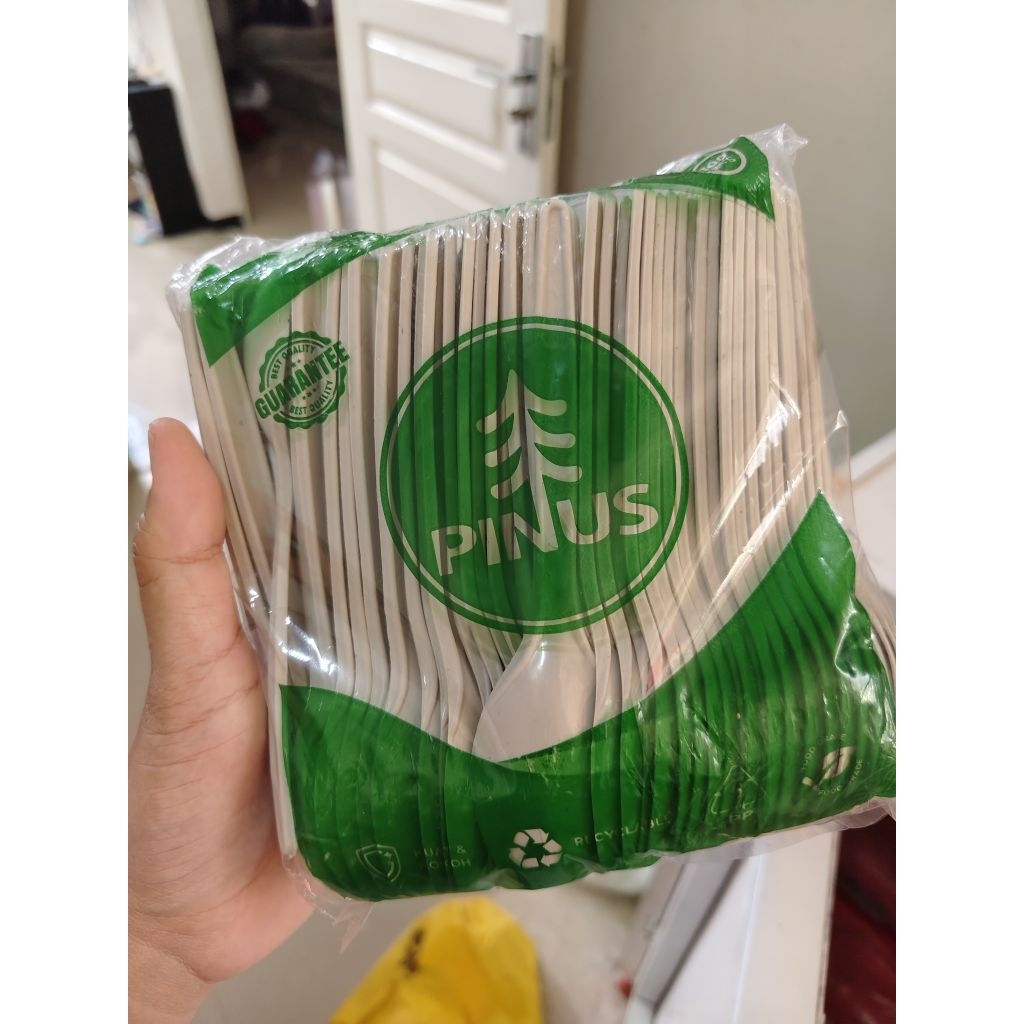 sendok makan plastik