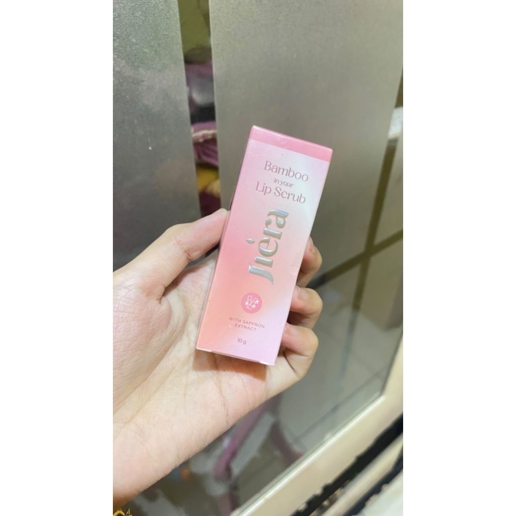 Jiera lip scrub