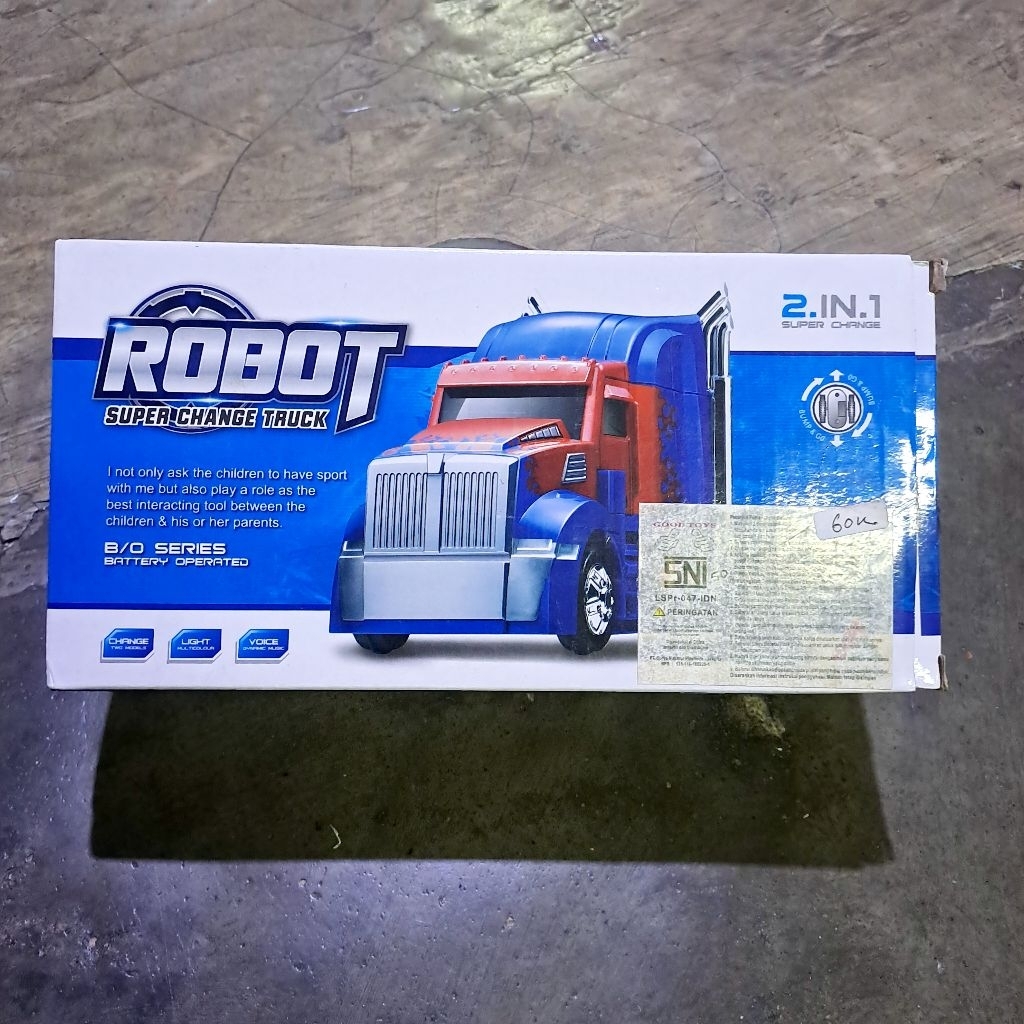 Mainan mobil berubah robot