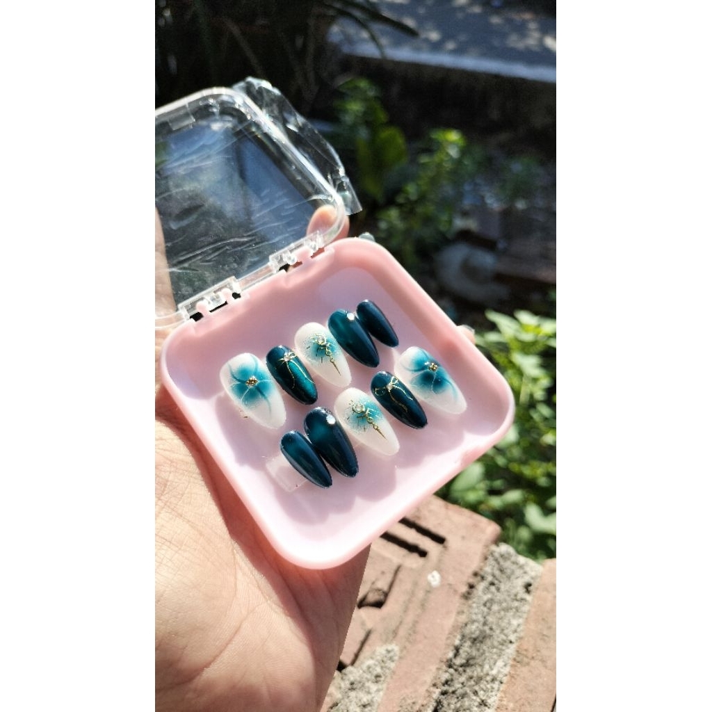 Press on nail