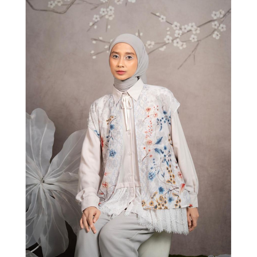 Euthalia Jamila Humaila