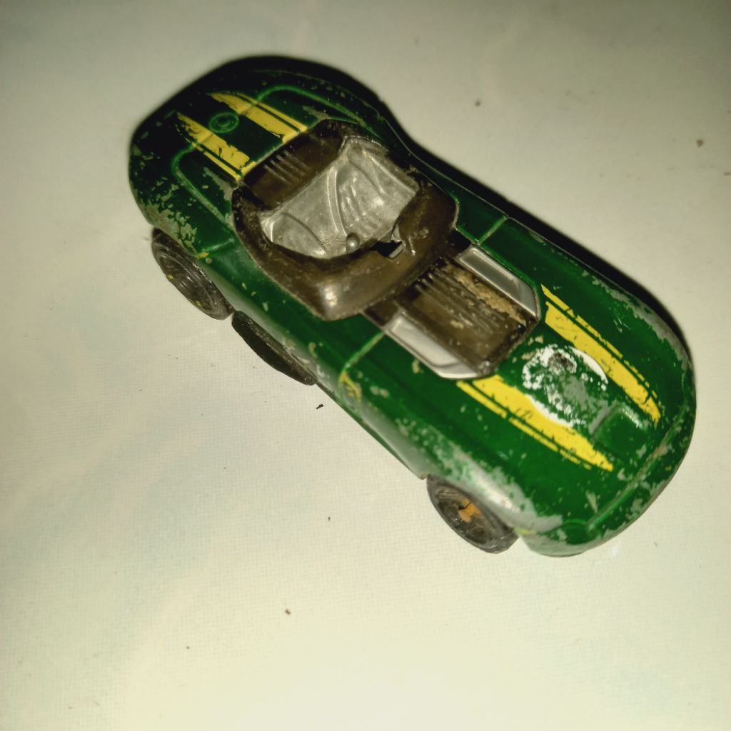 mainan mobil mobilan