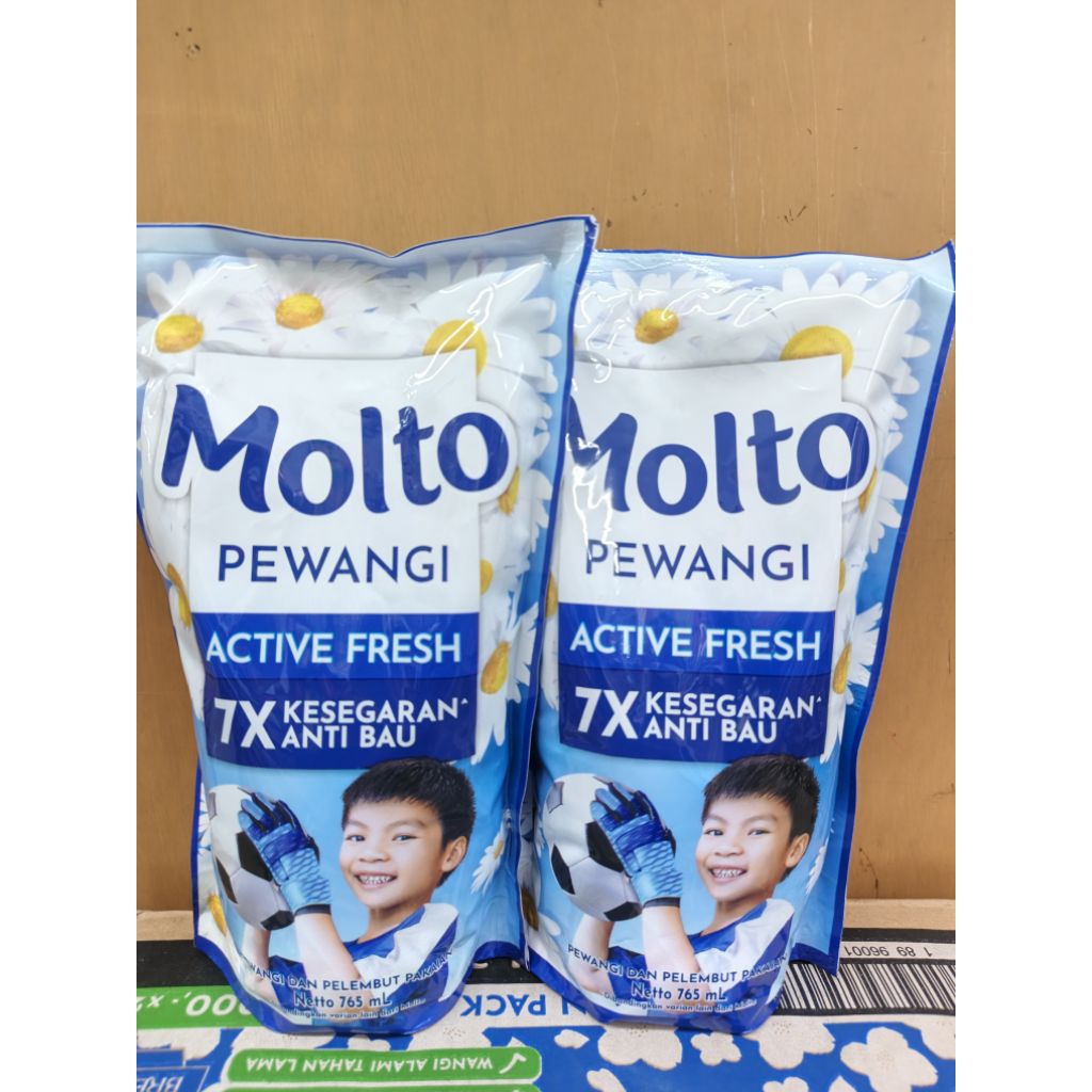 Molto pewangi Active Fresh 765ml ( 2 pc )