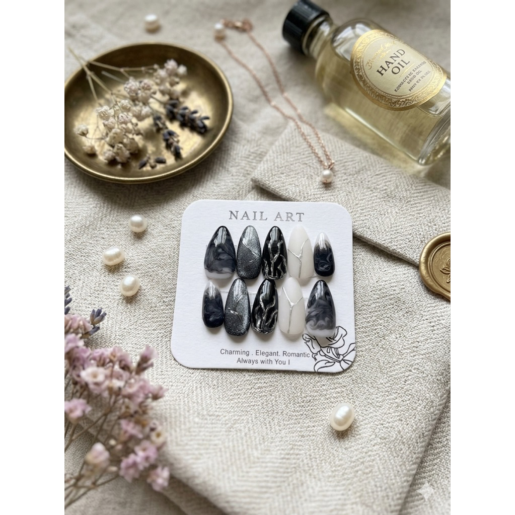 Press on nails