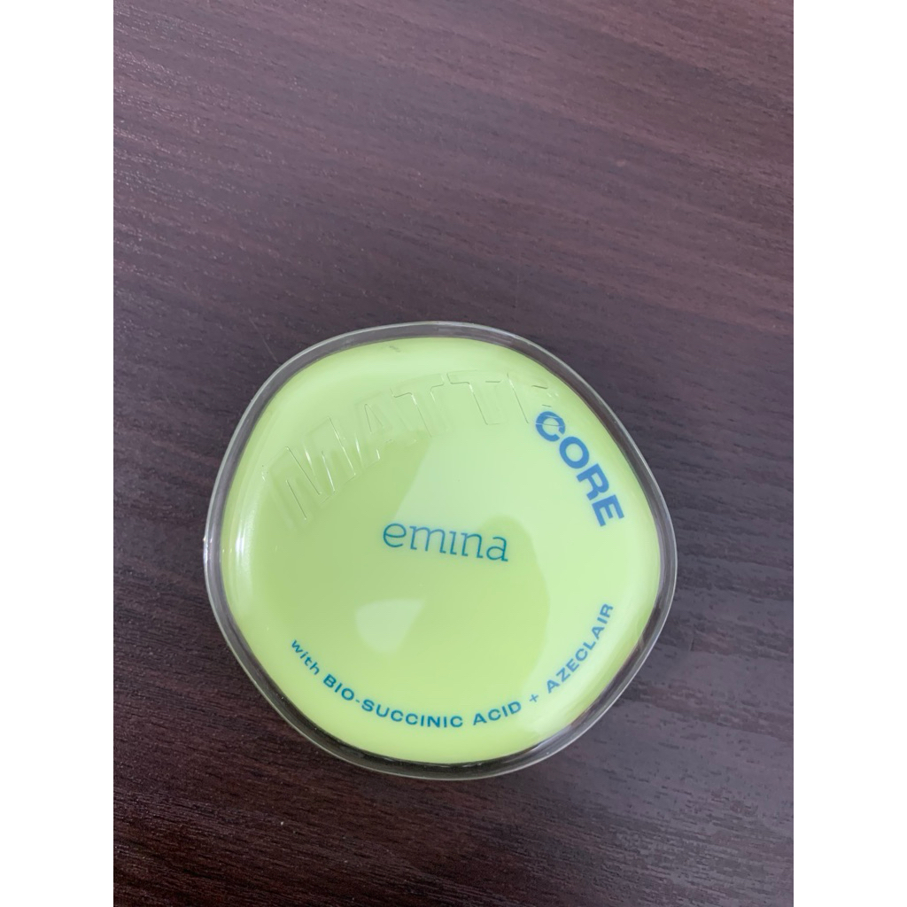 emina matte core cushion