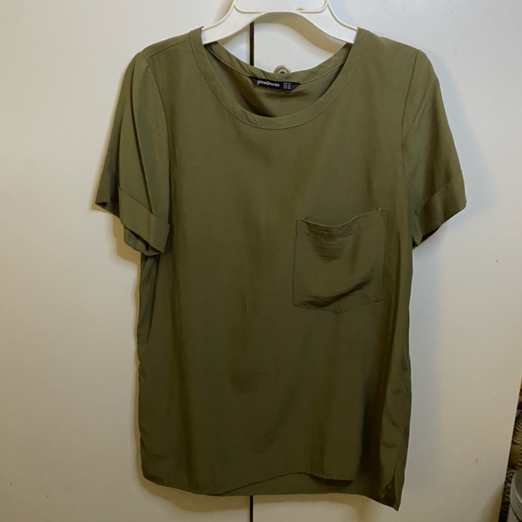 sradivarius tshirt olive