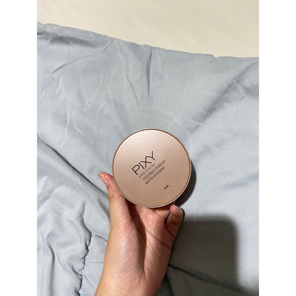 Pixy Make it Glow Techno-Fixed matte cushion