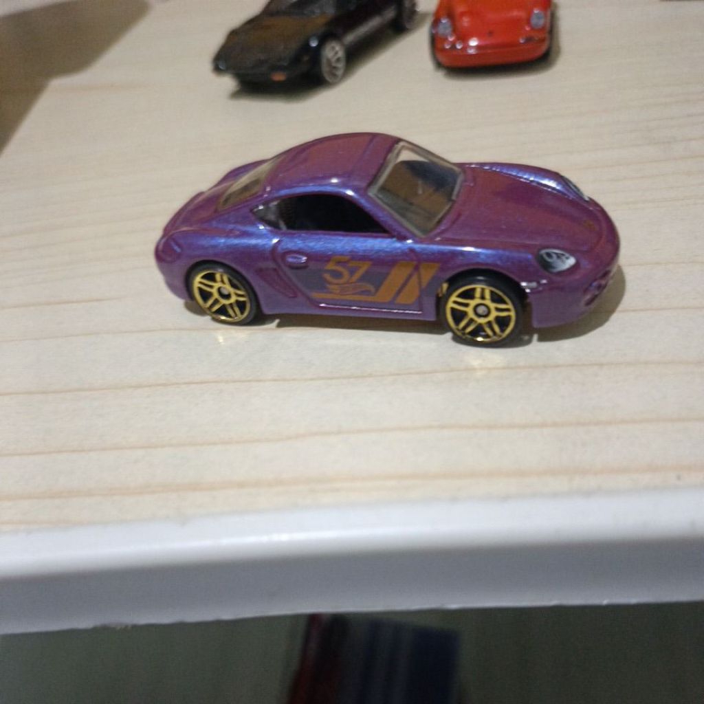 hotwheels Porsche Cayman 3