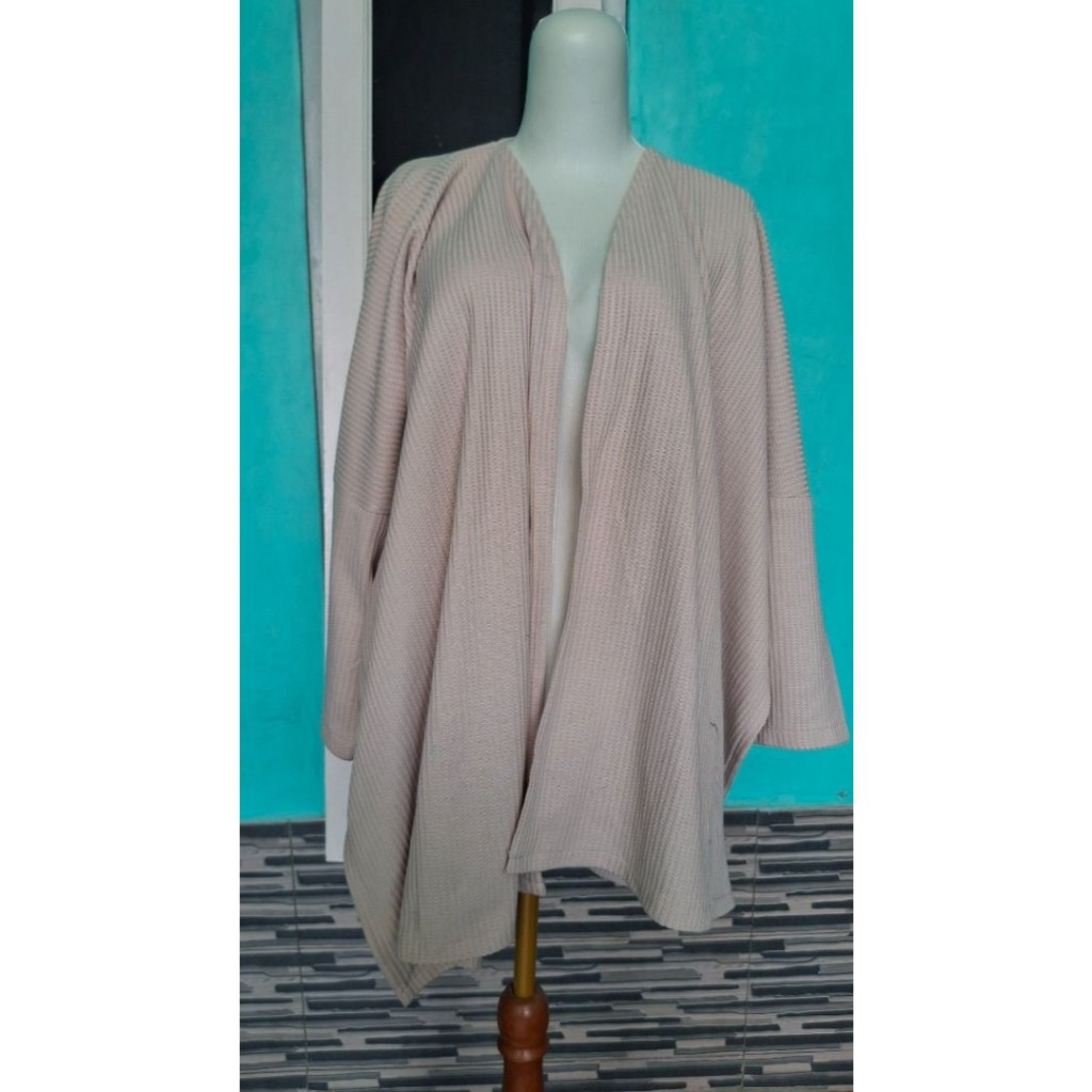 Preloved Outer Cream Rajut