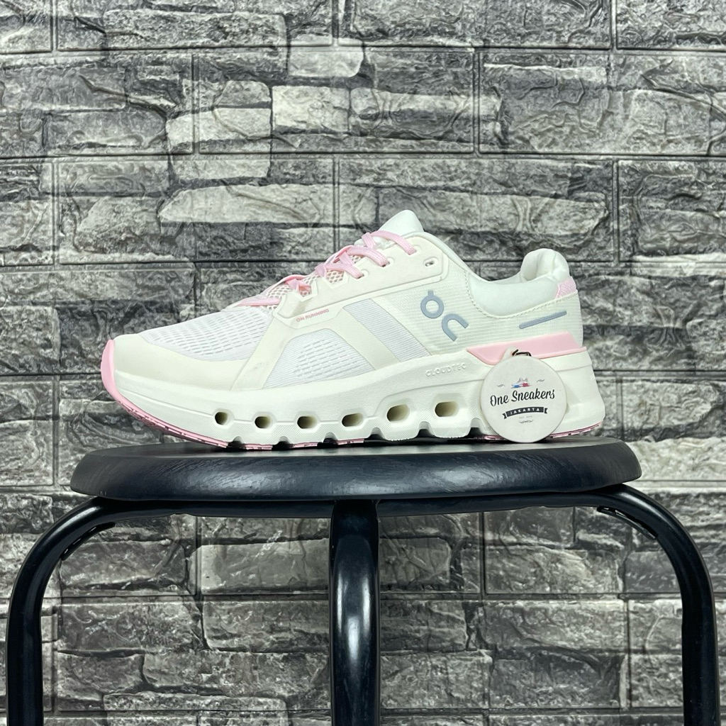 ON RUNNING CLOUDRUNNER WHITE PINK