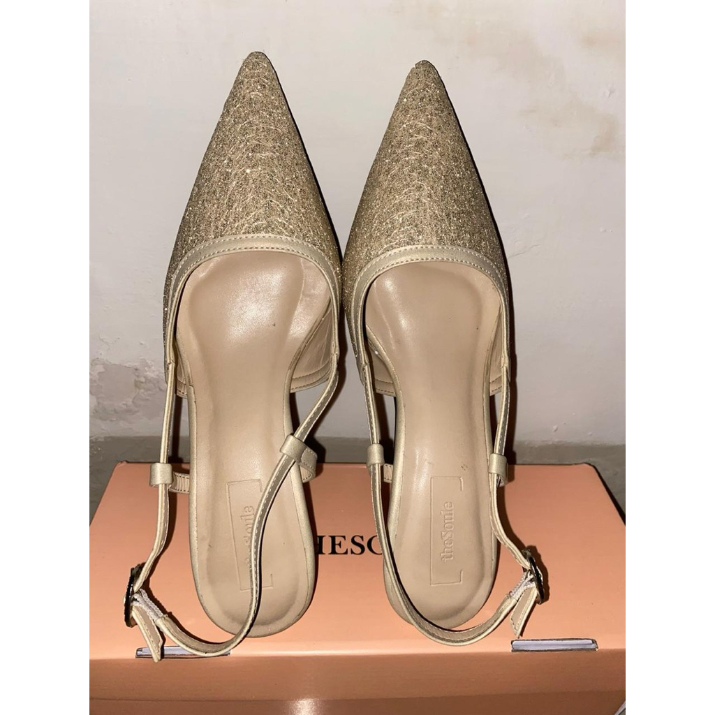 heels wanita