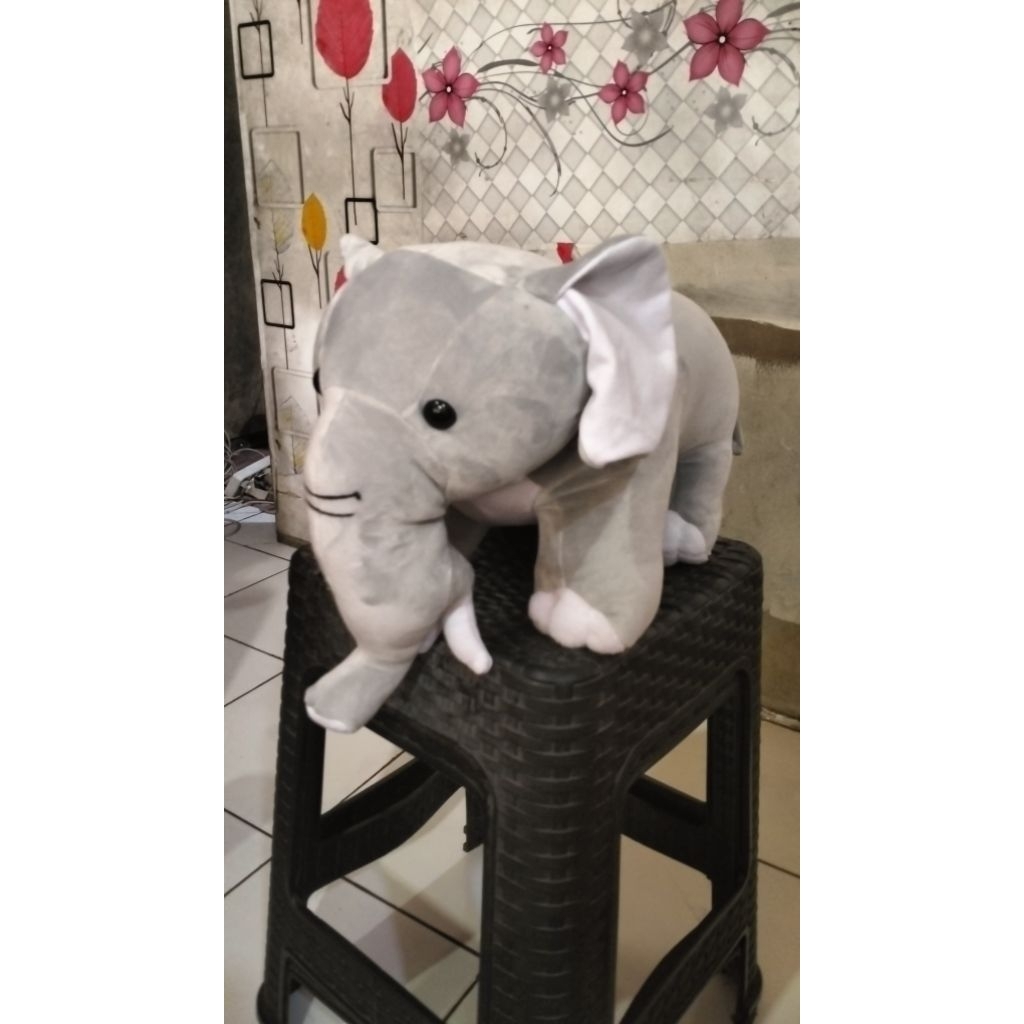 BONEKA GAJAH LUCU