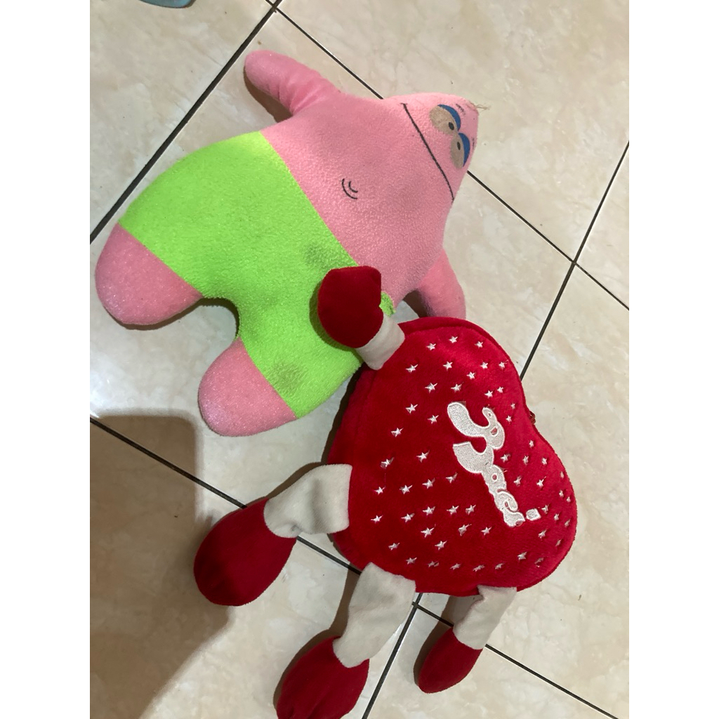 boneka lov dan petrik