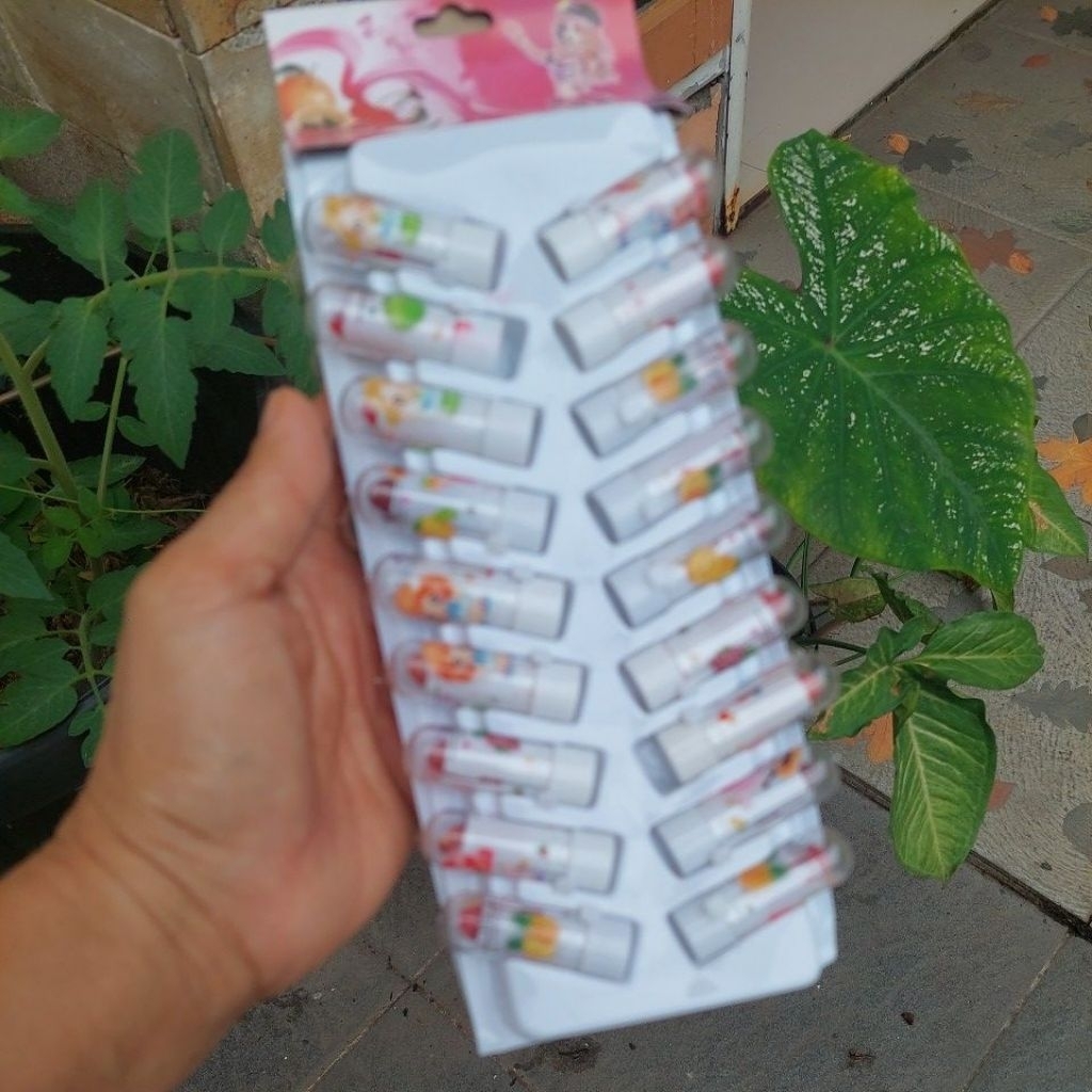 18 Lipstik Mainan Anak