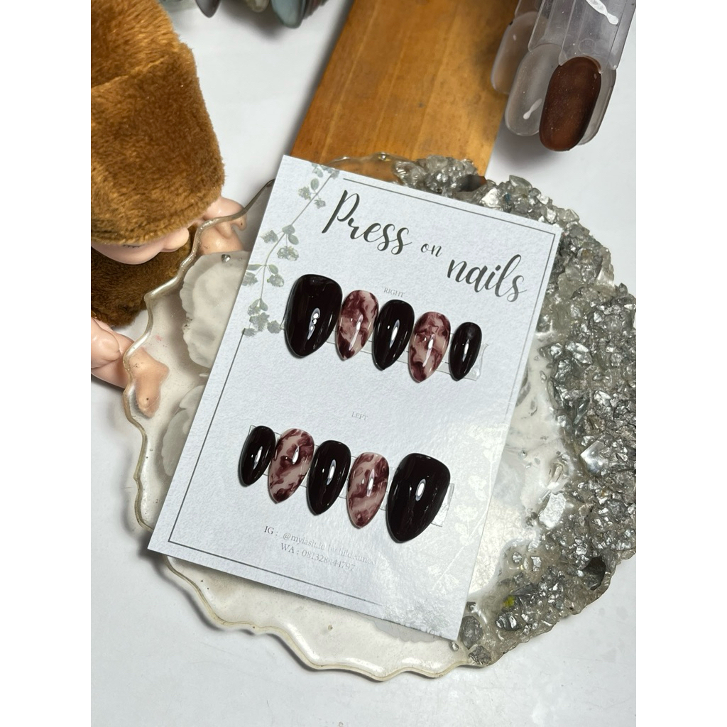 Press on nails