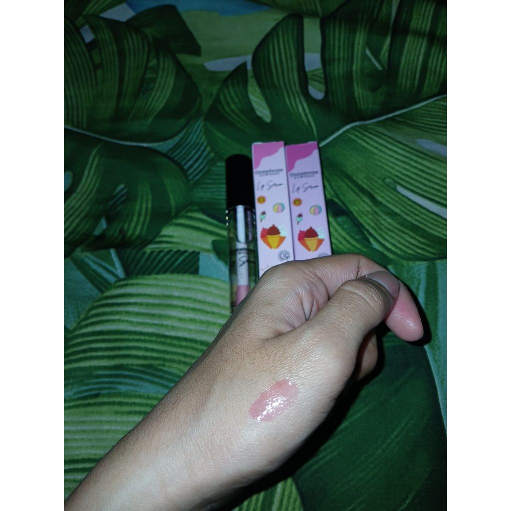 Lip serum dengan UV Filter