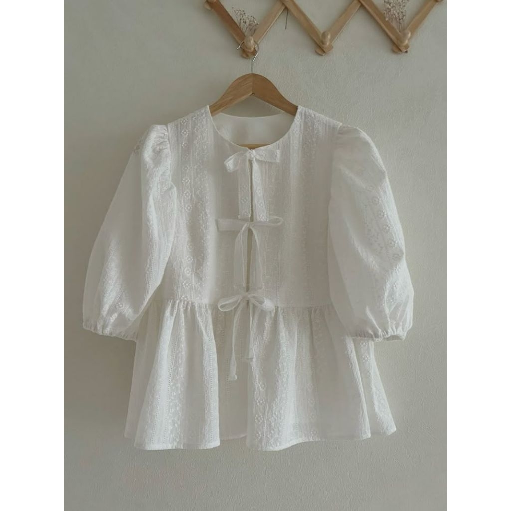 embroidery blouse